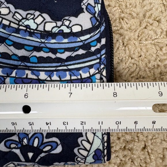 Vera Bradley Quilted Paisley Zip‎ Around Wallet Wristlet Organizer Blue Purple - Picture 8 of 9